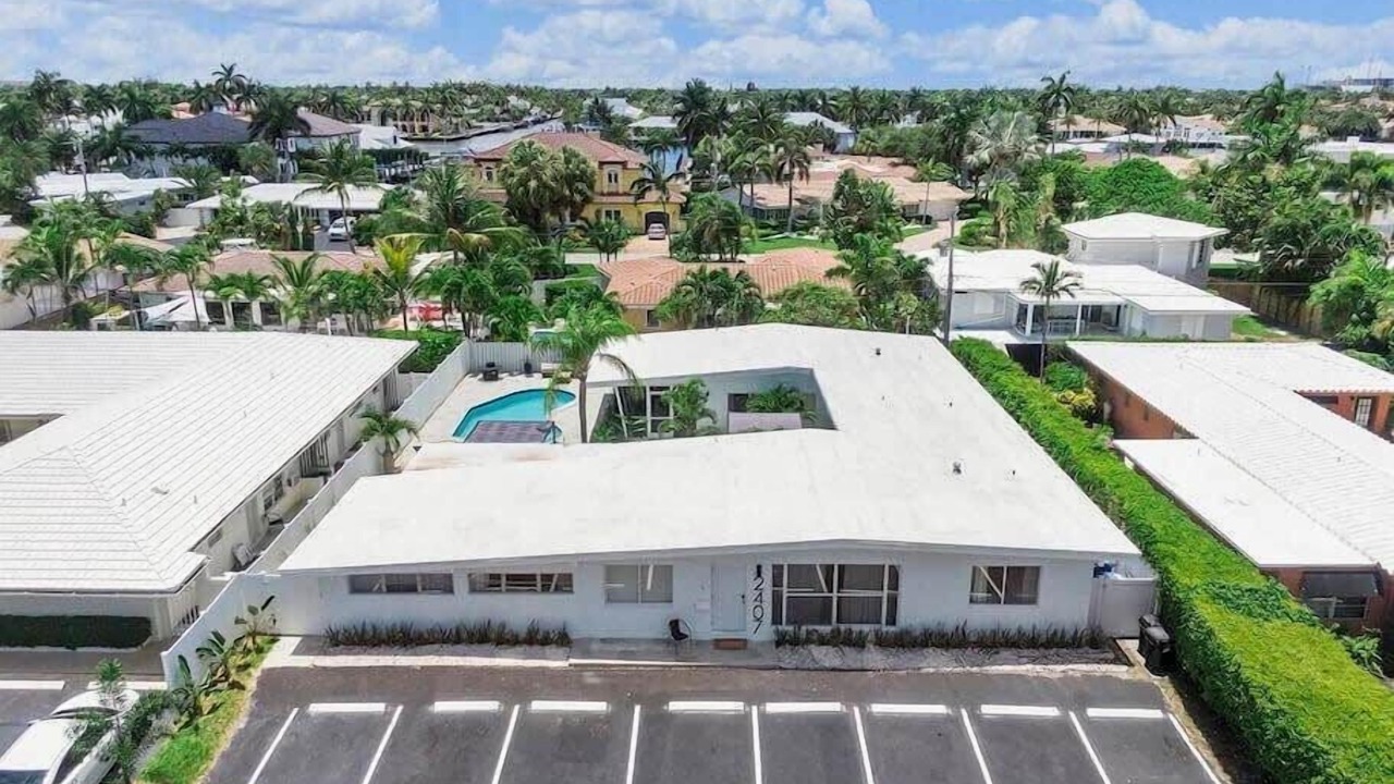 Photo of Others in Dolphin Isles