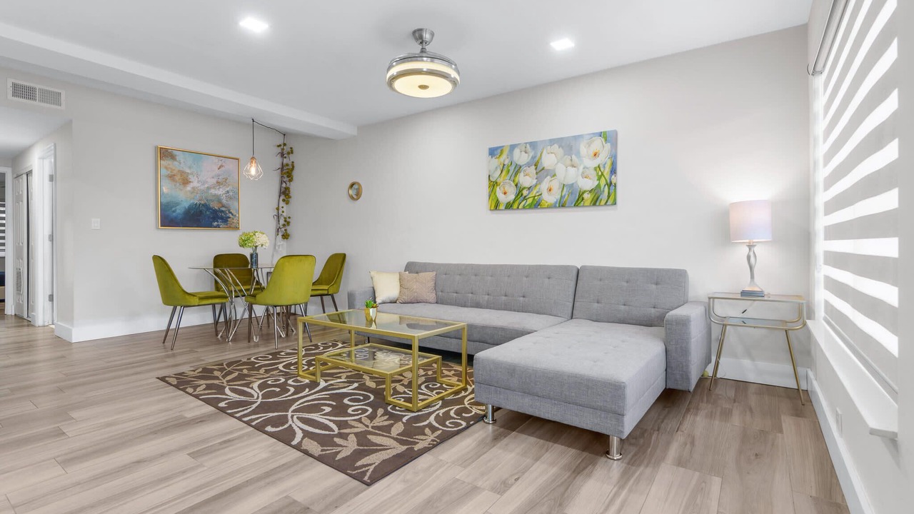 Photo of Livingroom in Coral Ridge