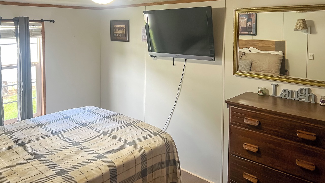 Photo of Bedroom in Max Meadows