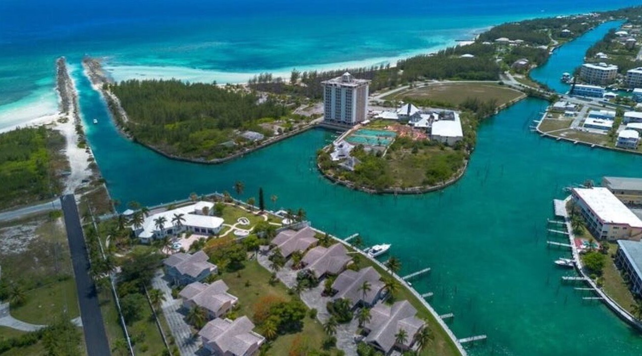 Photo of Others in Bahamas Terrace