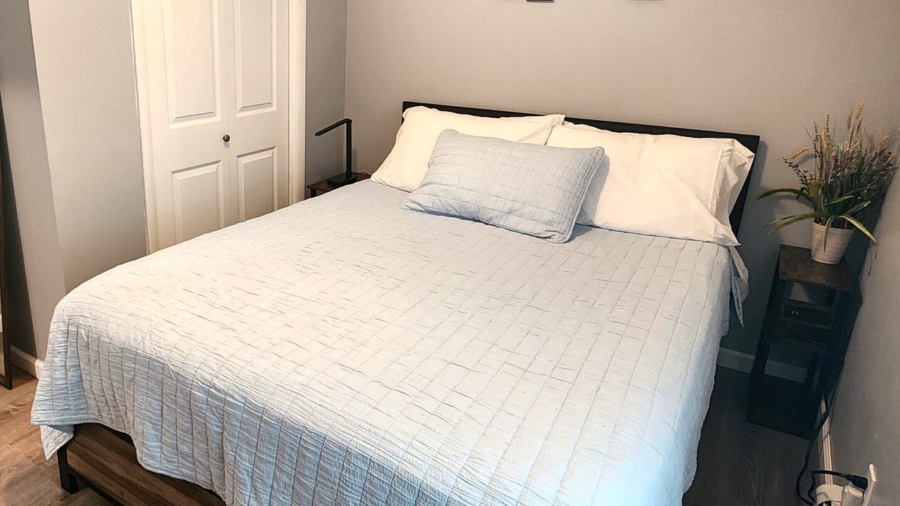 Photo of Bedroom in East Springfield