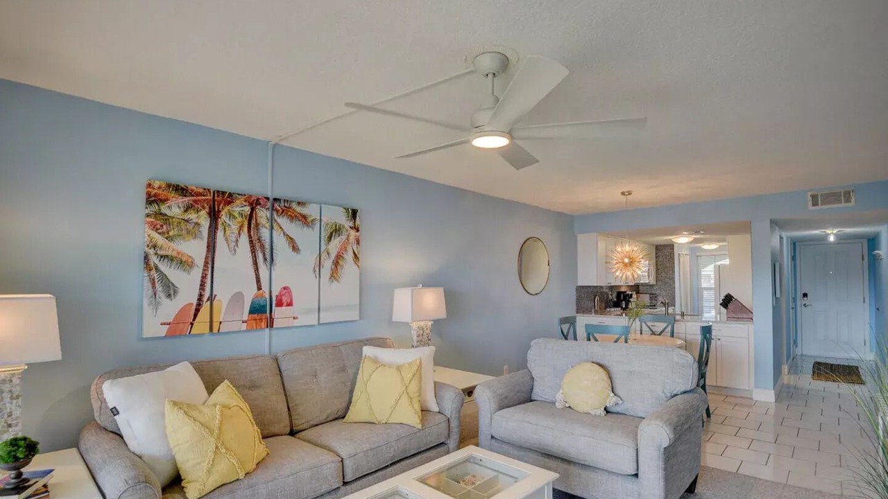 Photo of Livingroom in Point East