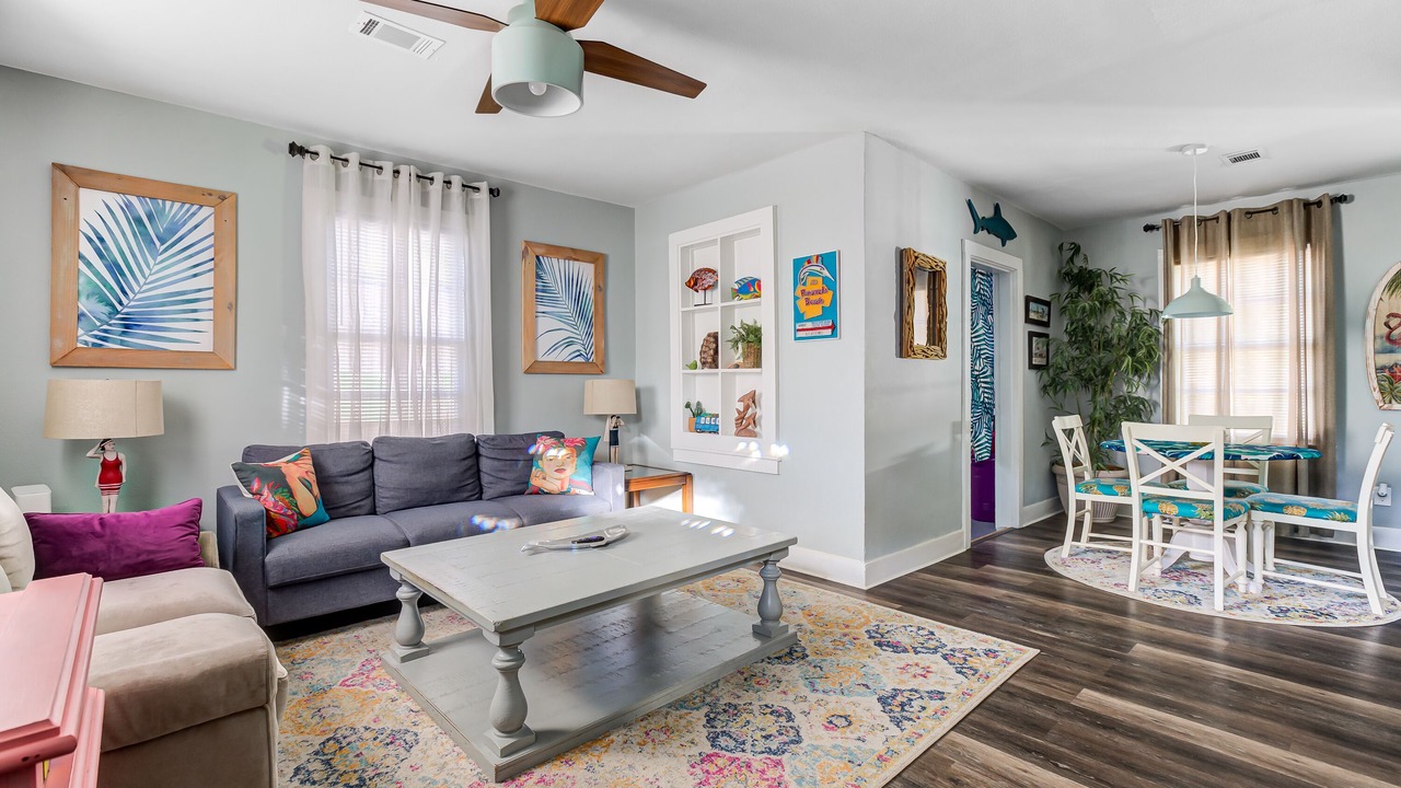 Photo of Livingroom in Bellview