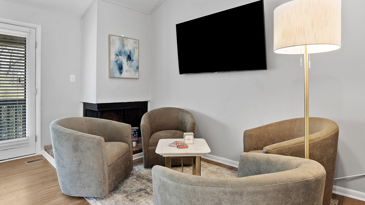 Photo of Livingroom in Chapel Hill