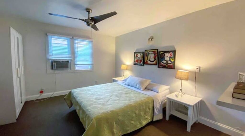 Photo of Bedroom in Front Park
