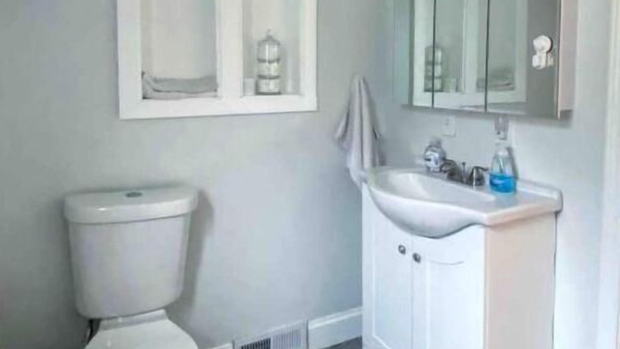 Photo of Bathroom in Front Park