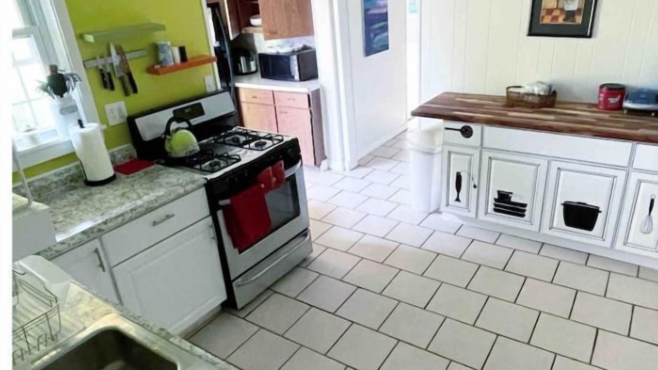 Photo of Kitchen in Front Park
