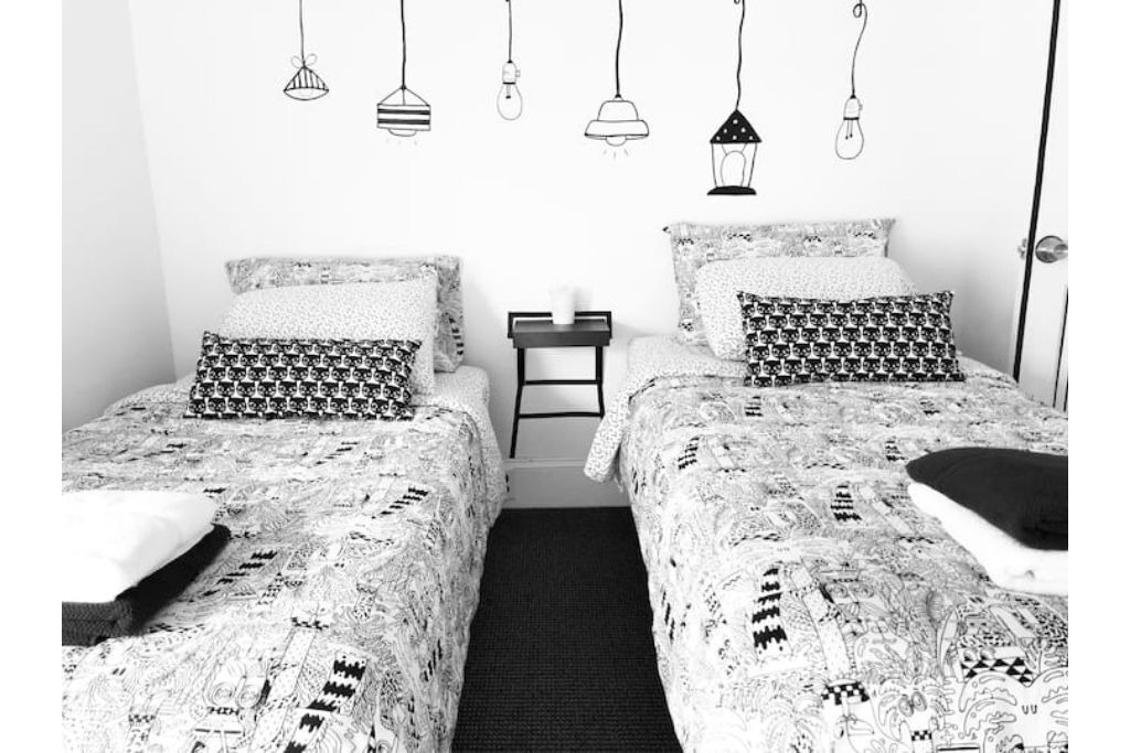 Photo of Bedroom in Front Park