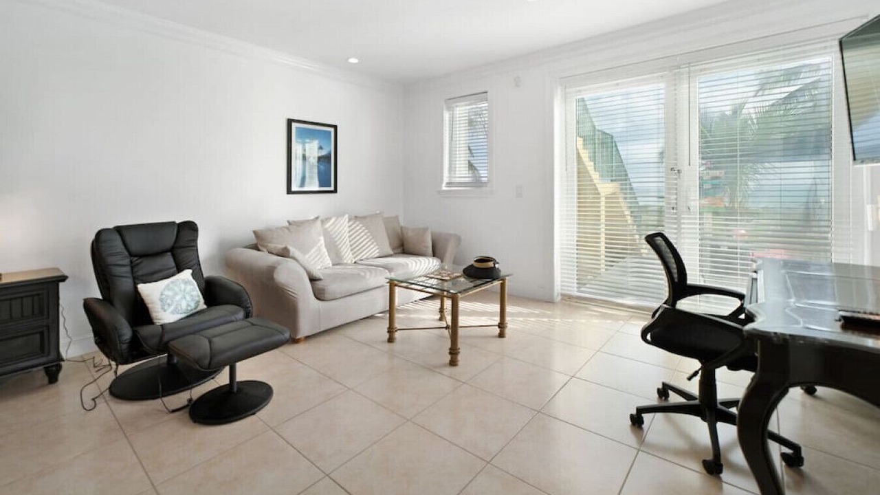 Photo of Livingroom in Bahamas Terrace