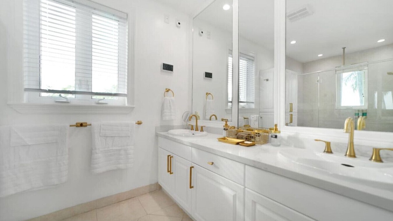 Photo of Bathroom in Bahamas Terrace