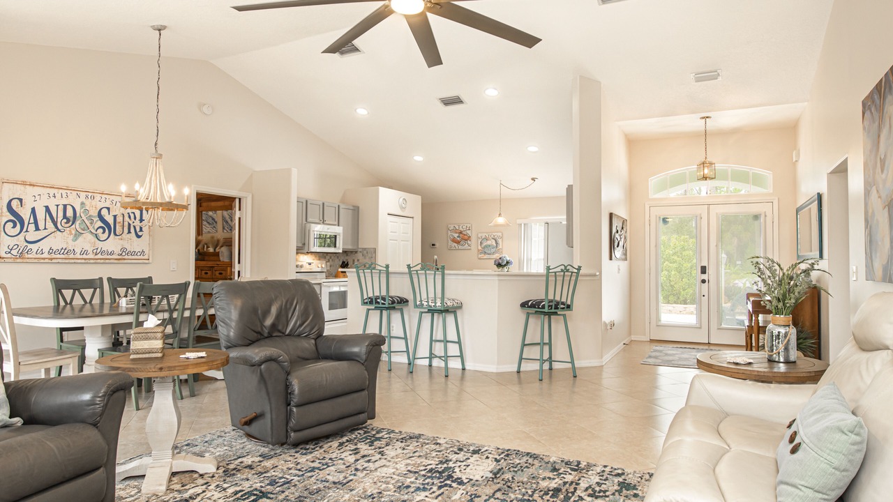 Photo of Livingroom in Florida Ridge