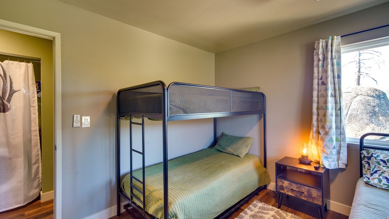 Photo of Bedroom in Arrowbear Lake