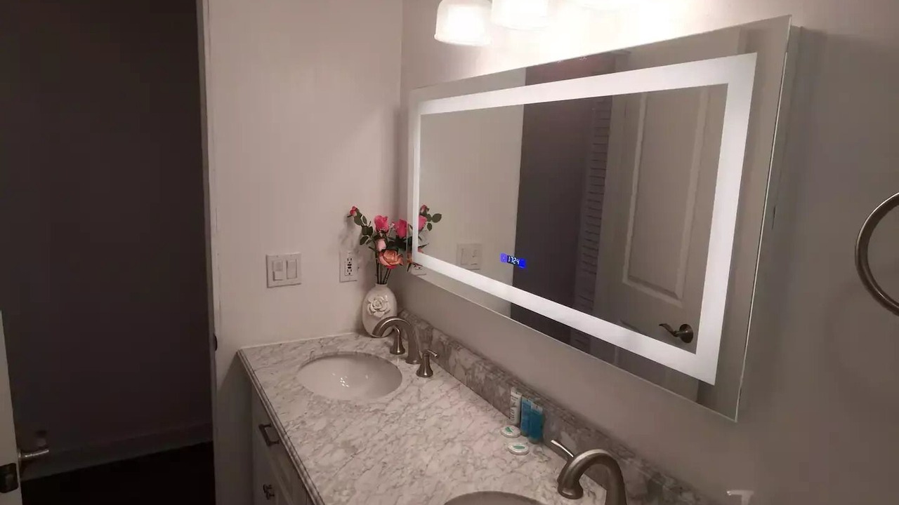 Photo of Bathroom in Thousand Oaks
