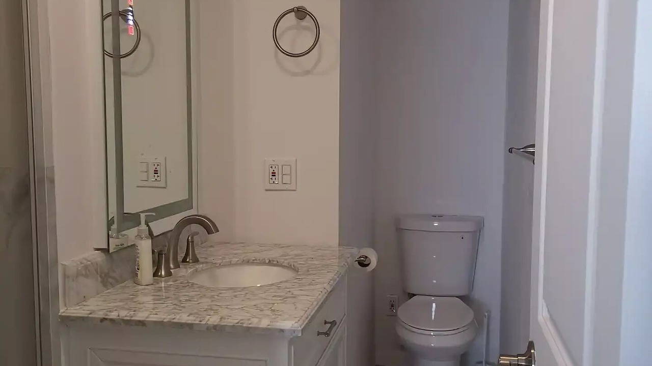 Photo of Bathroom in Thousand Oaks
