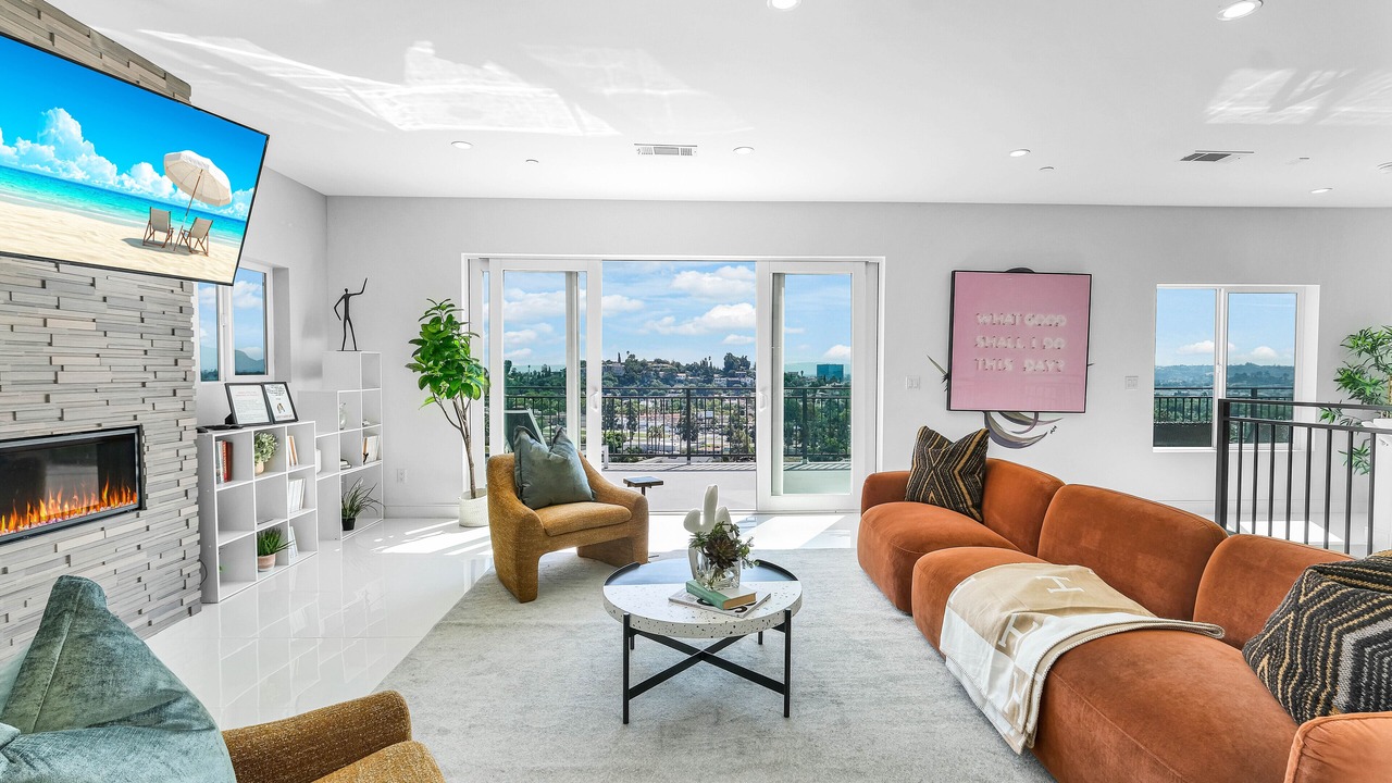Photo of Livingroom in East Los Angeles