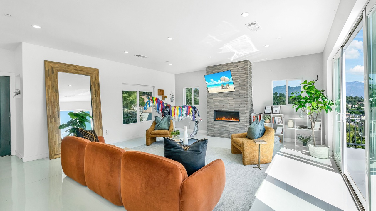 Photo of Livingroom in East Los Angeles