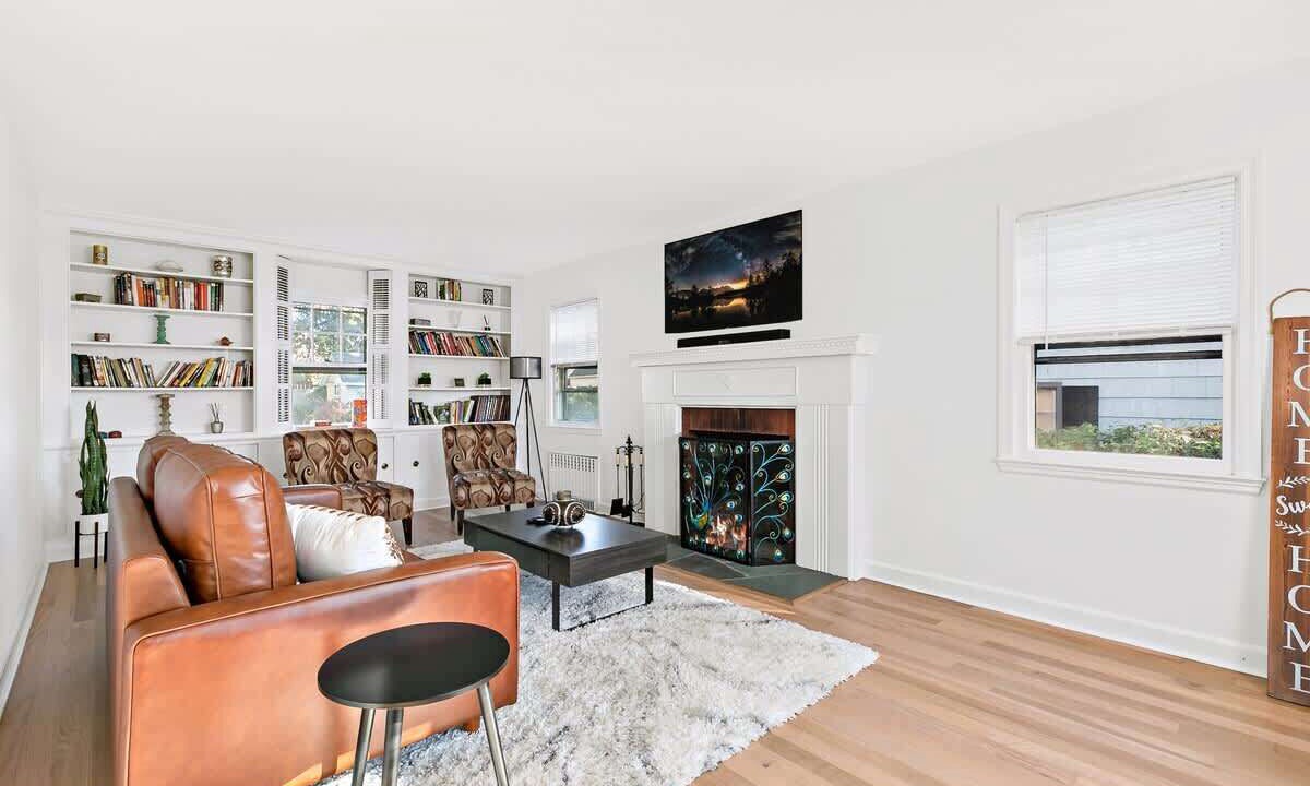 Photo of Livingroom in New Rochelle