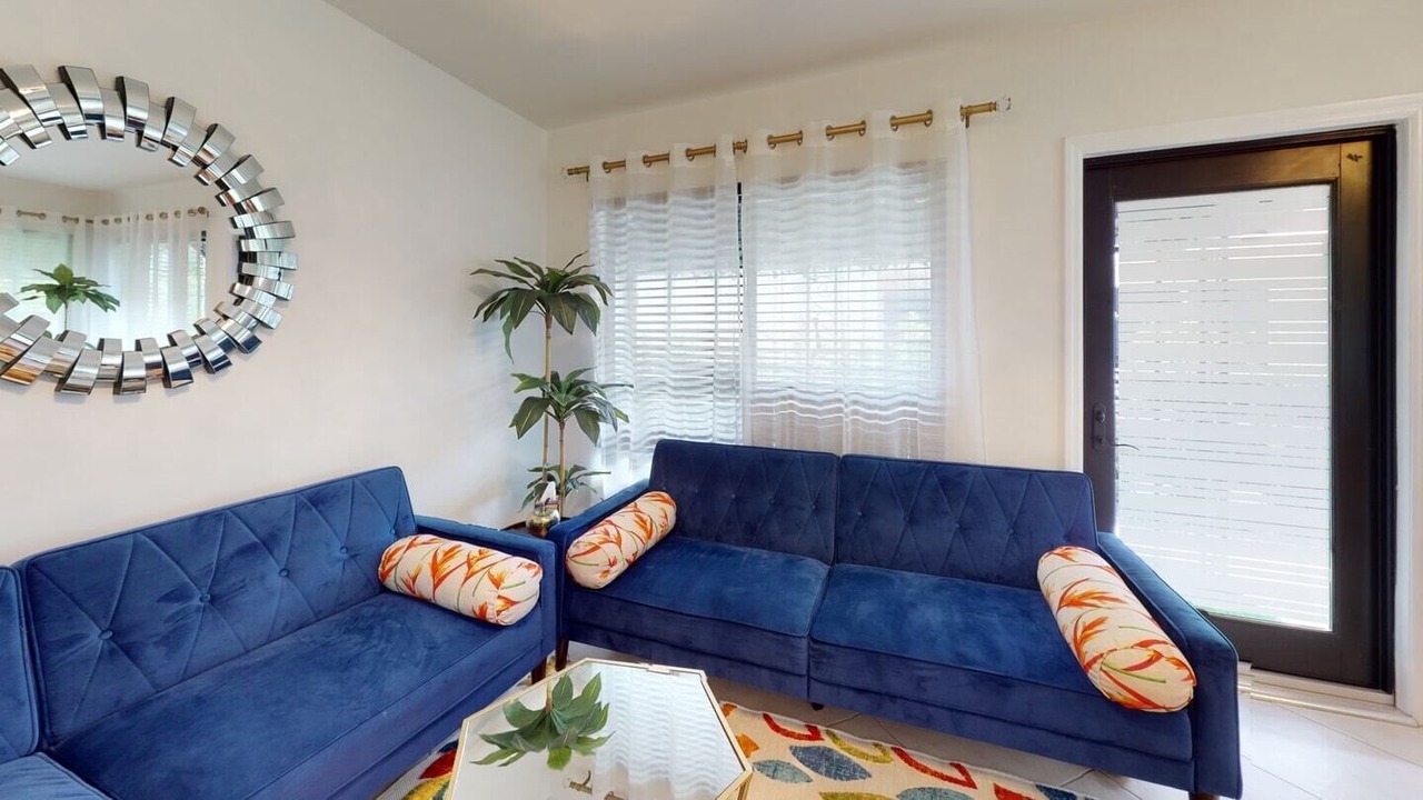 Photo of Livingroom in Downtown Hollywood