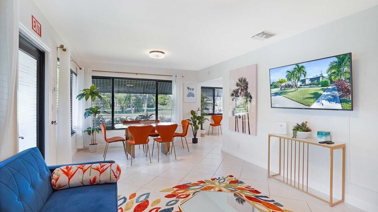 Photo of Livingroom in Downtown Hollywood