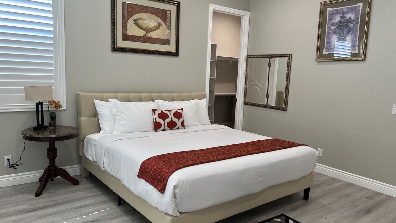 Photo of Bedroom in Midway City