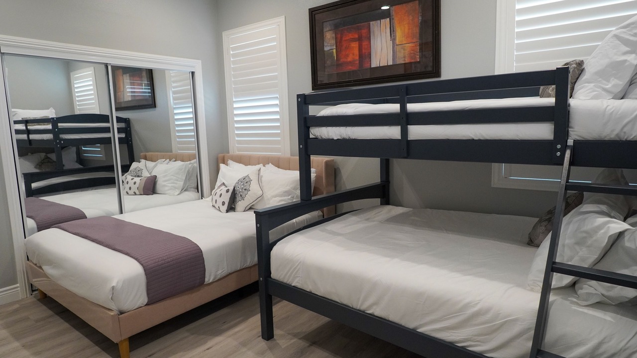 Photo of Bedroom in Midway City