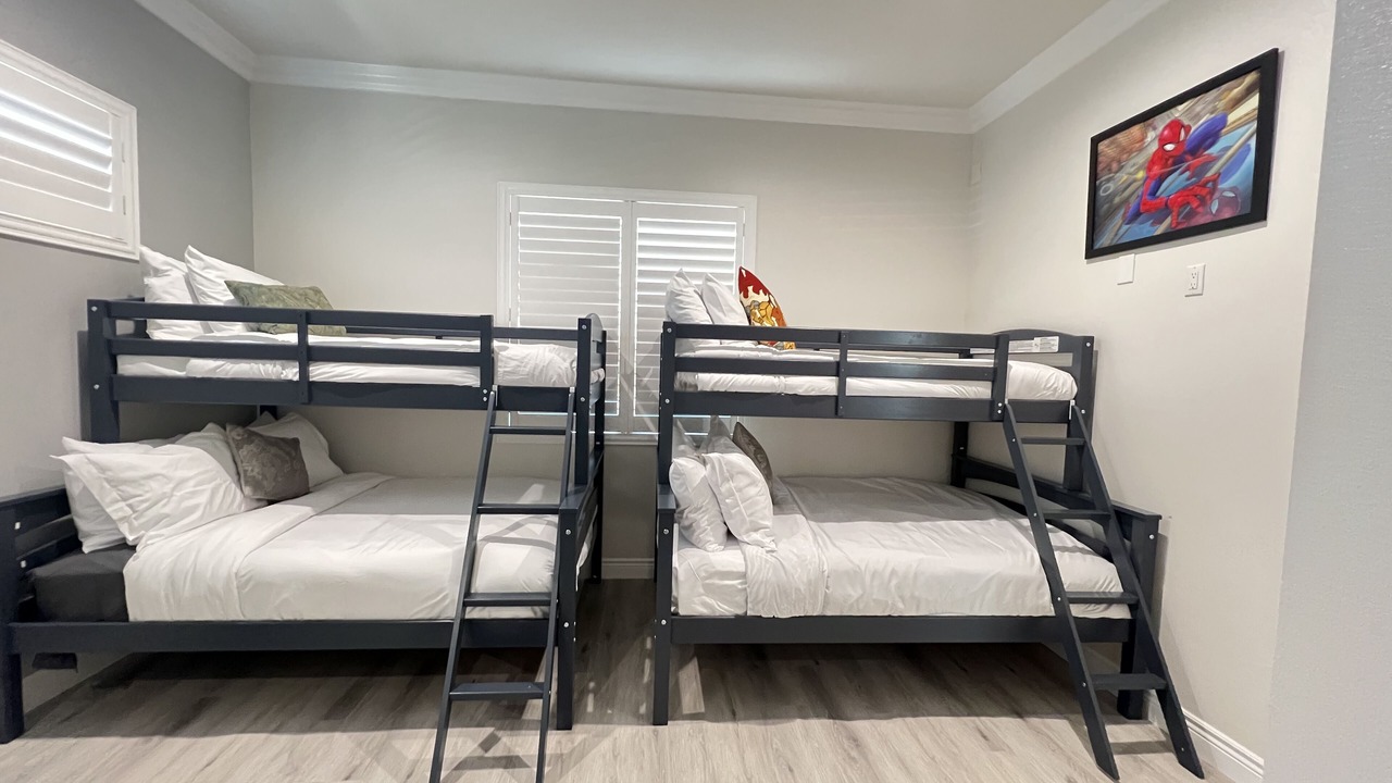 Photo of Bedroom in Midway City