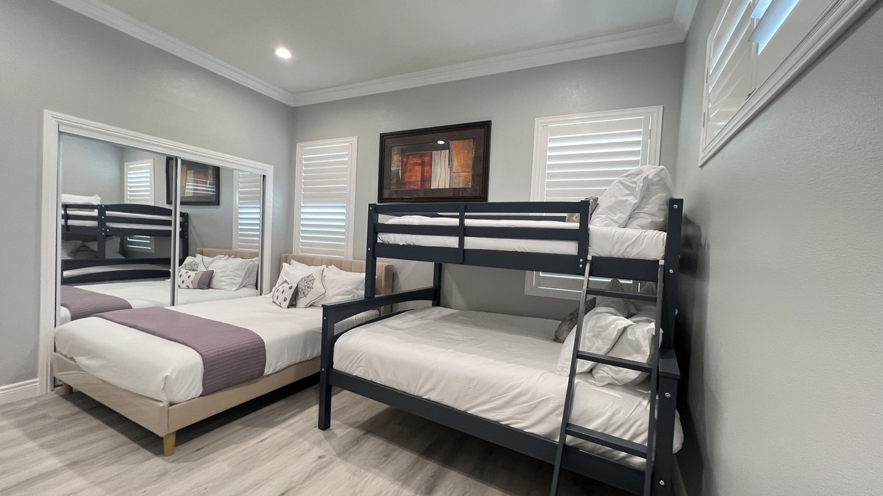 Photo of Bedroom in Midway City
