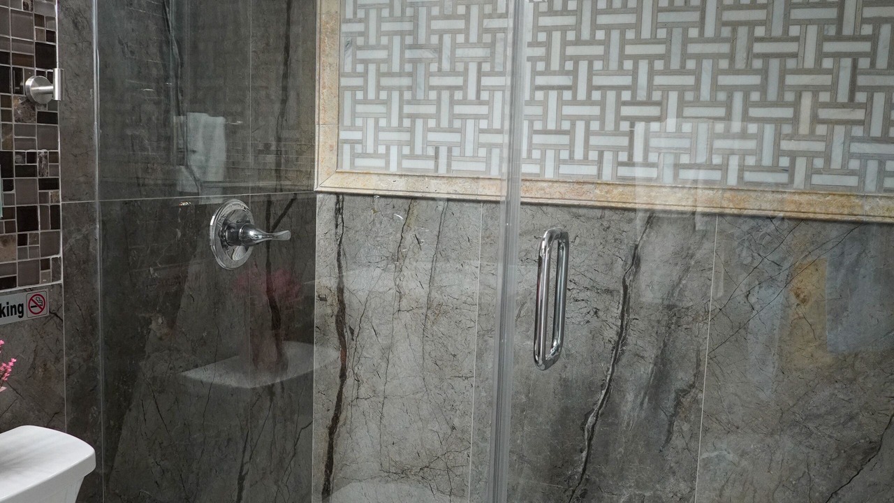 Photo of Bathroom in Midway City