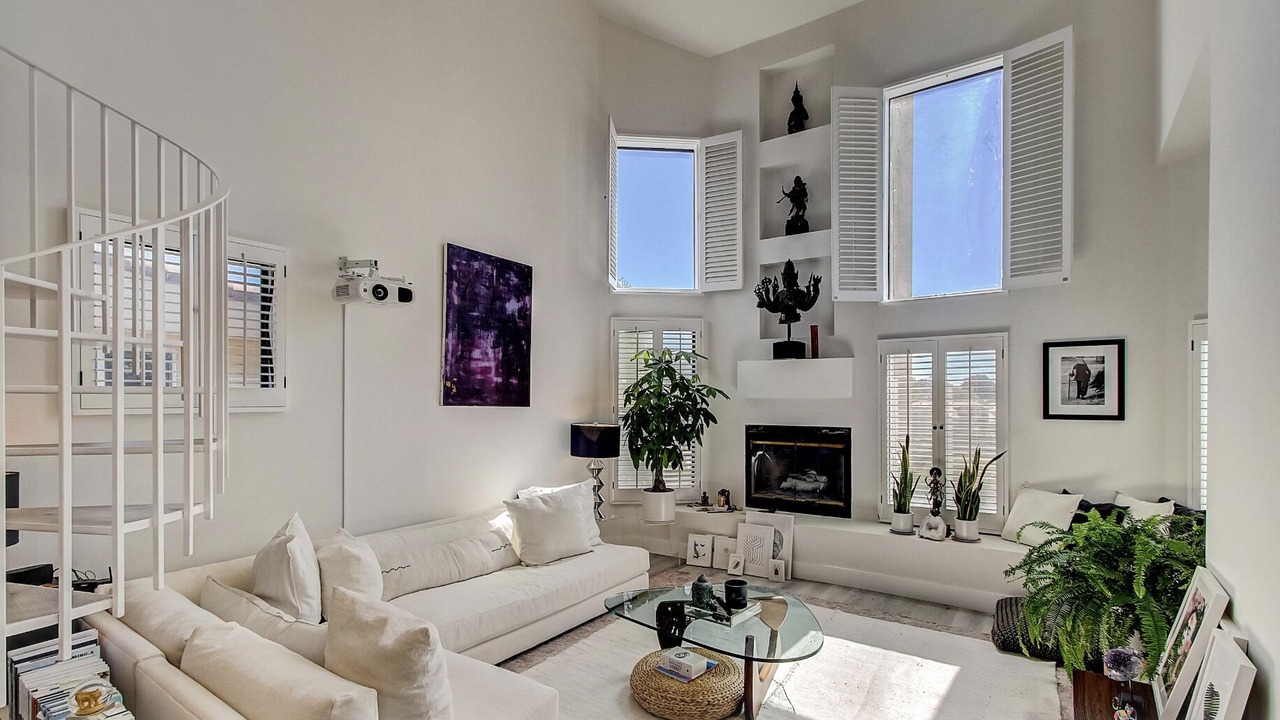 Photo of Livingroom in Pacific Palisades