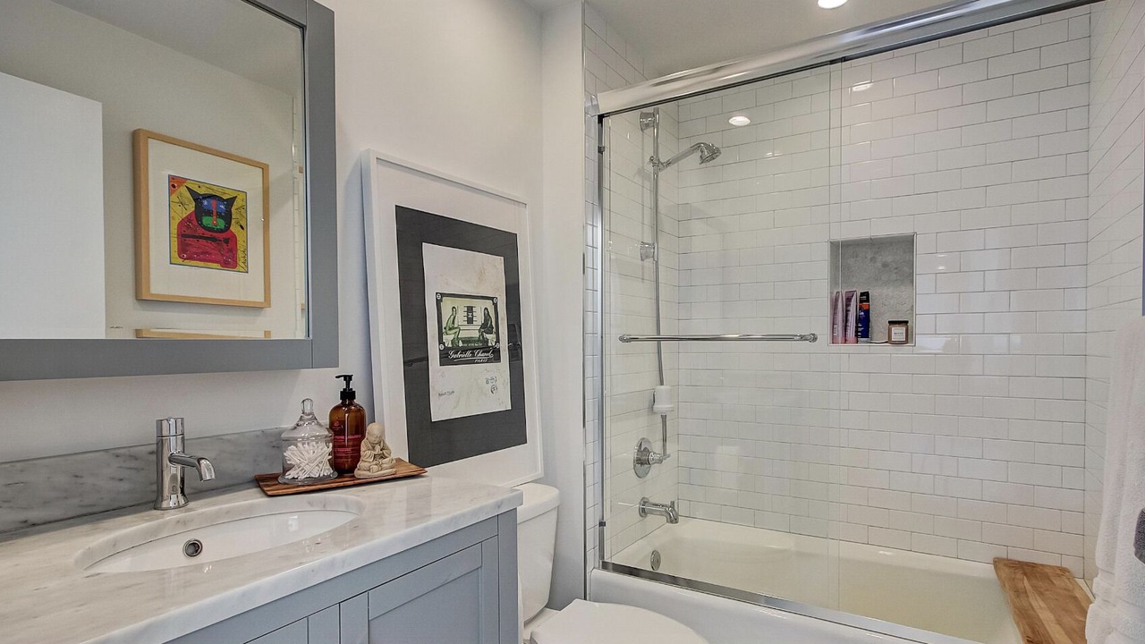 Photo of Bathroom in Pacific Palisades