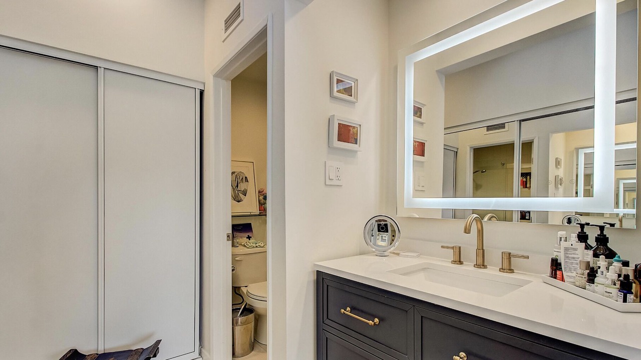 Photo of Bathroom in Pacific Palisades