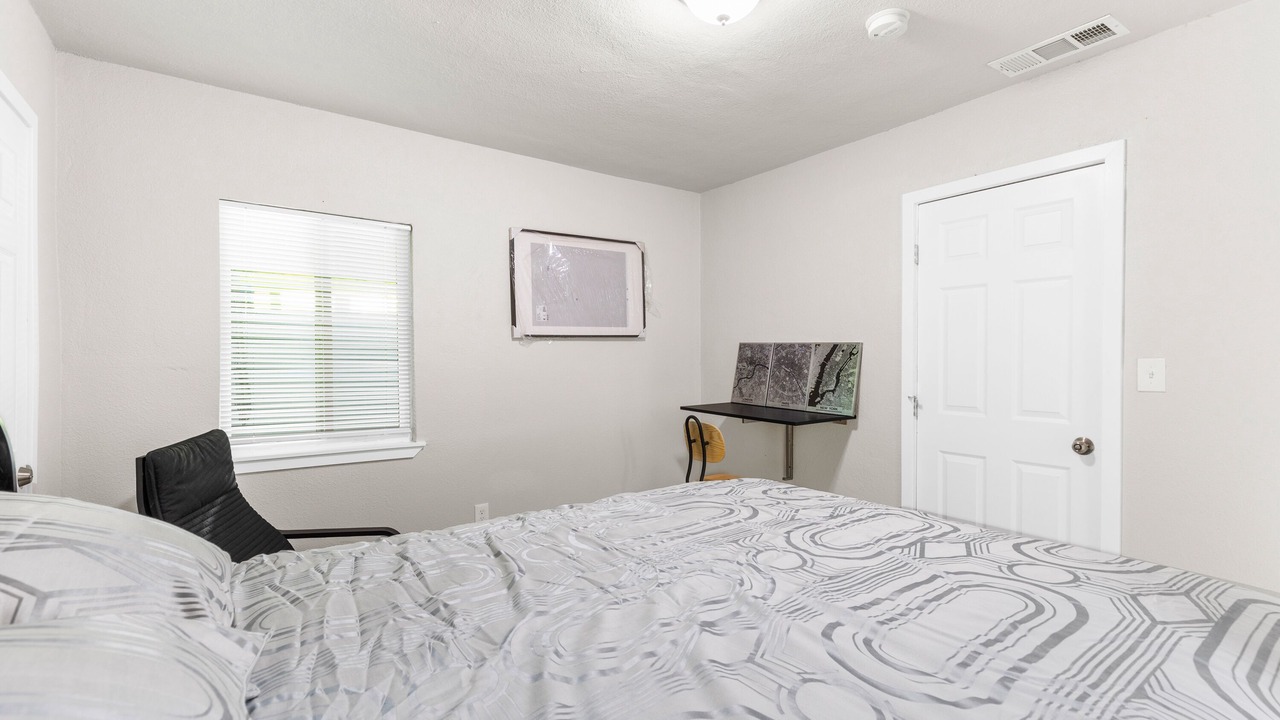 Photo of Bedroom in Compton