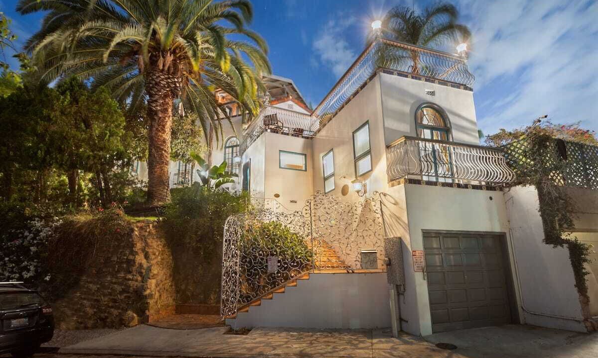 Photo of Outdoor in Hollywood