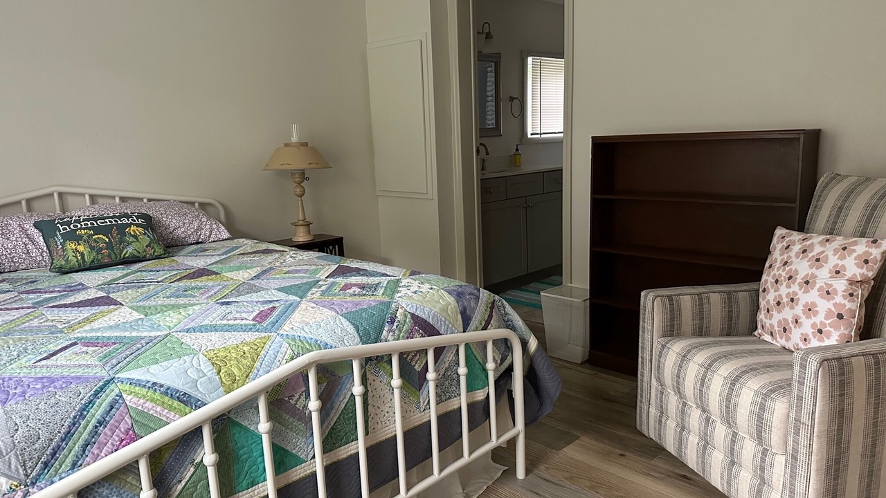Photo of Bedroom in Scottsburg
