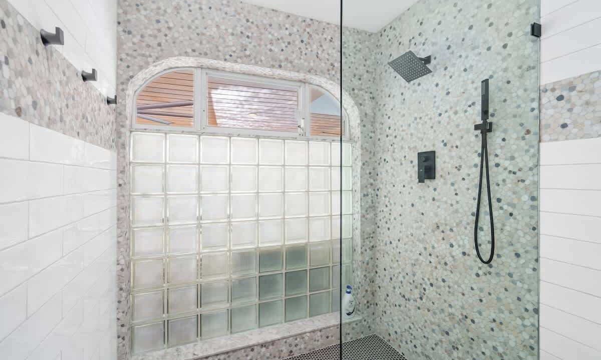 Photo of Bathroom in Cypress Lakes