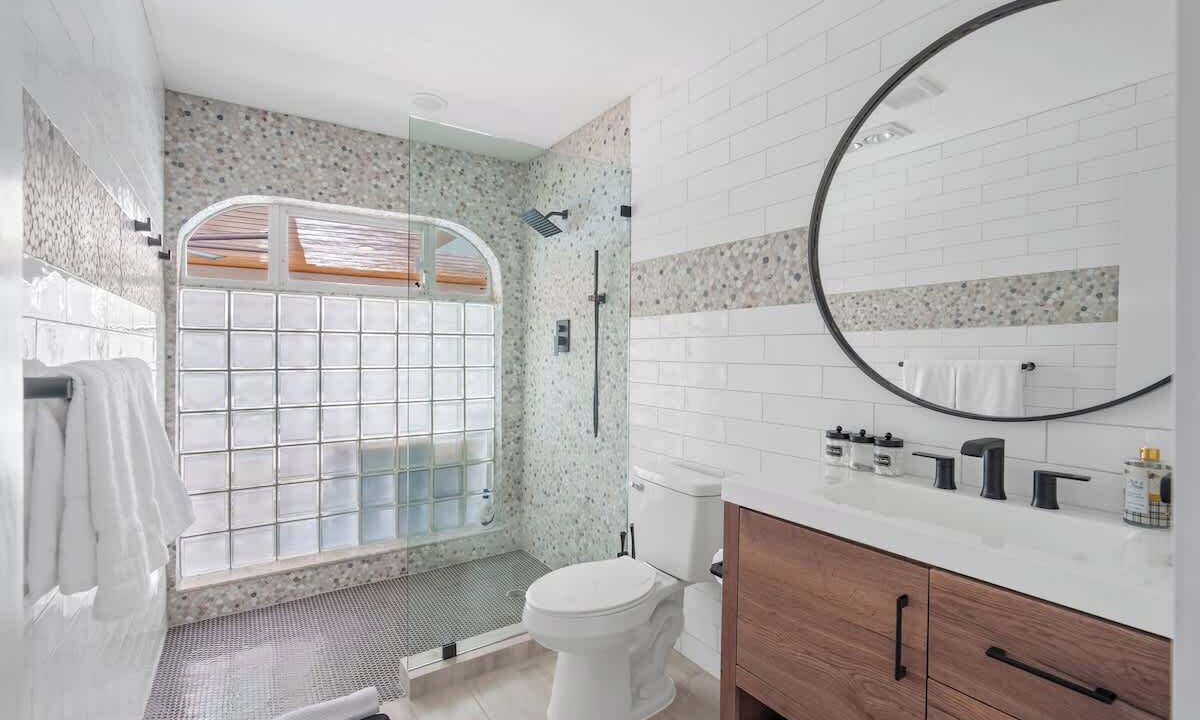 Photo of Bathroom in Cypress Lakes