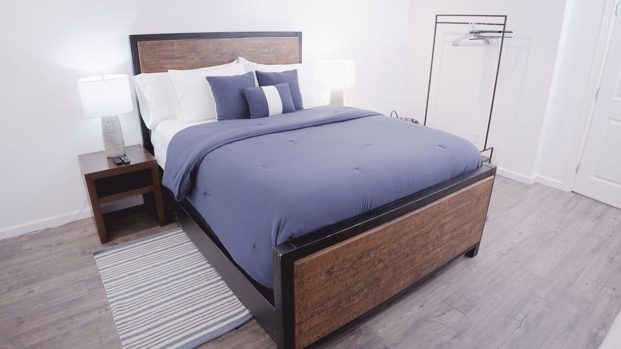 Photo of Bedroom in Lake View