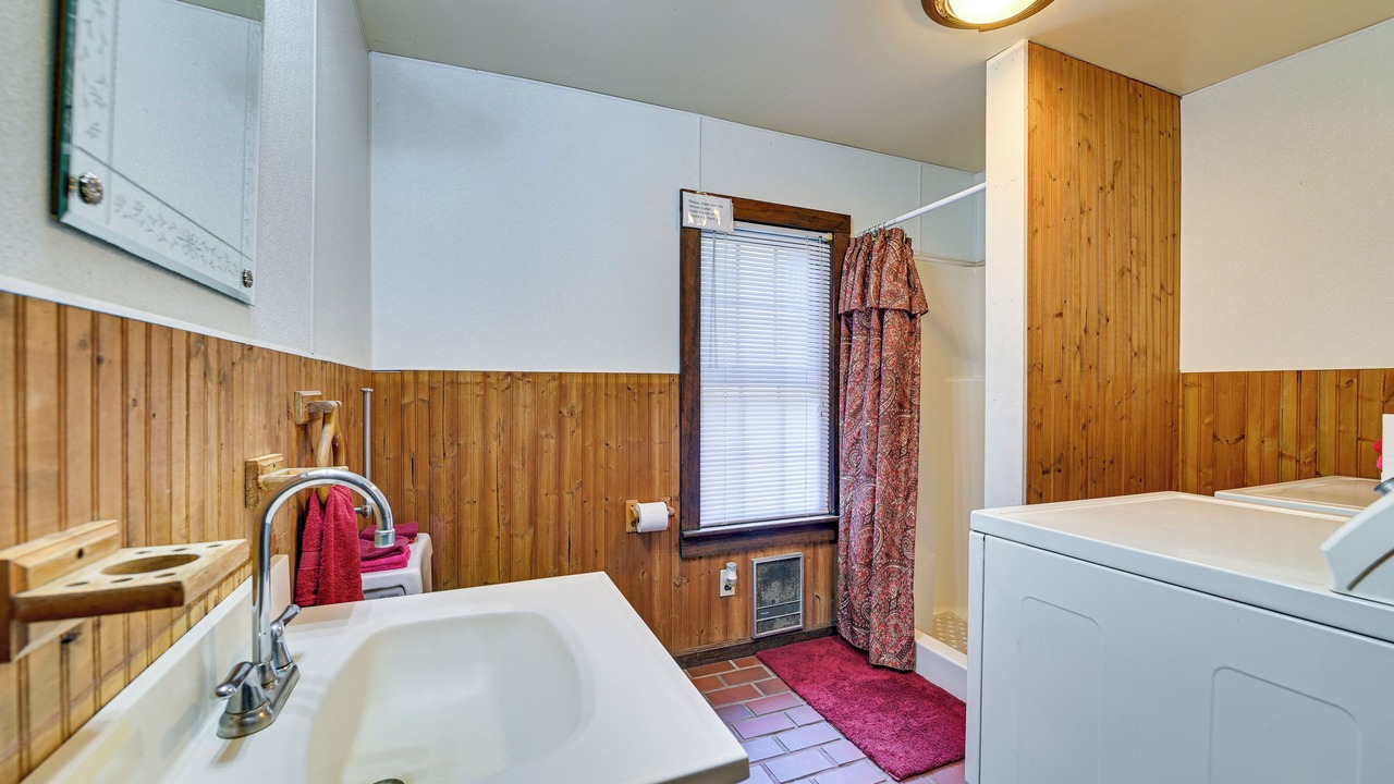 Photo of Bathroom in Lanesville