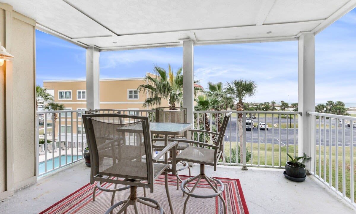 Photo of Patio Balcony in Orange Beach East