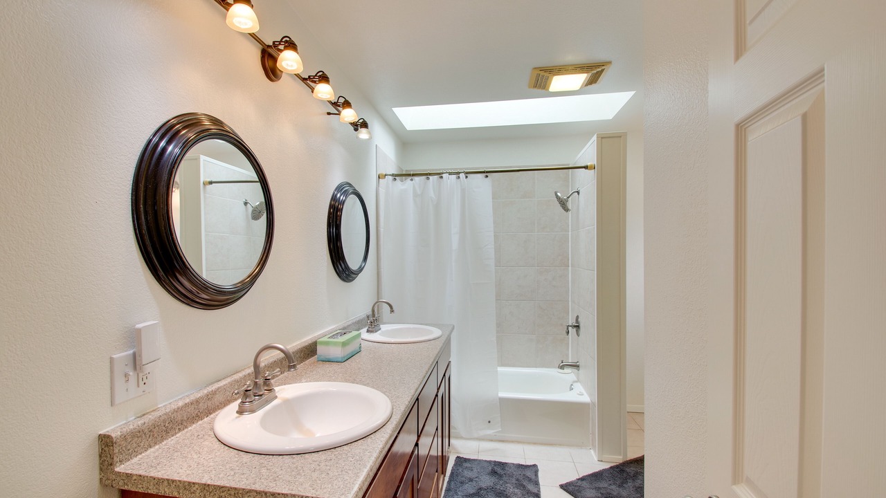 Photo of Bathroom in Crescent City North