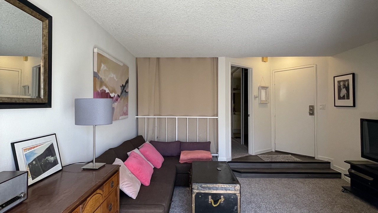 Photo of Livingroom in Norma Triangle