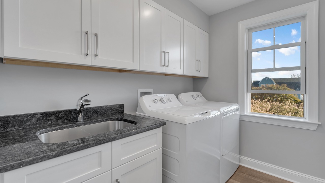 Photo of Bedroom in Admiral Estates