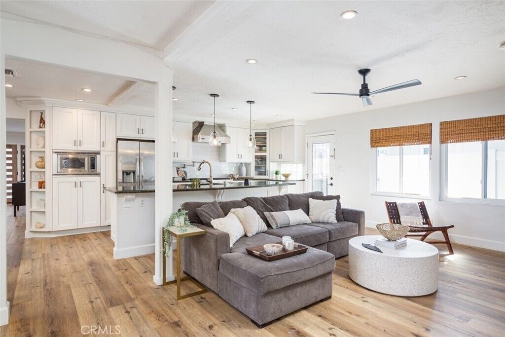 Photo of Livingroom in East Side Costa Mesa