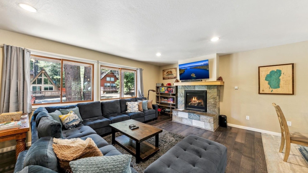 Photo of Livingroom in Tahoe Paradise