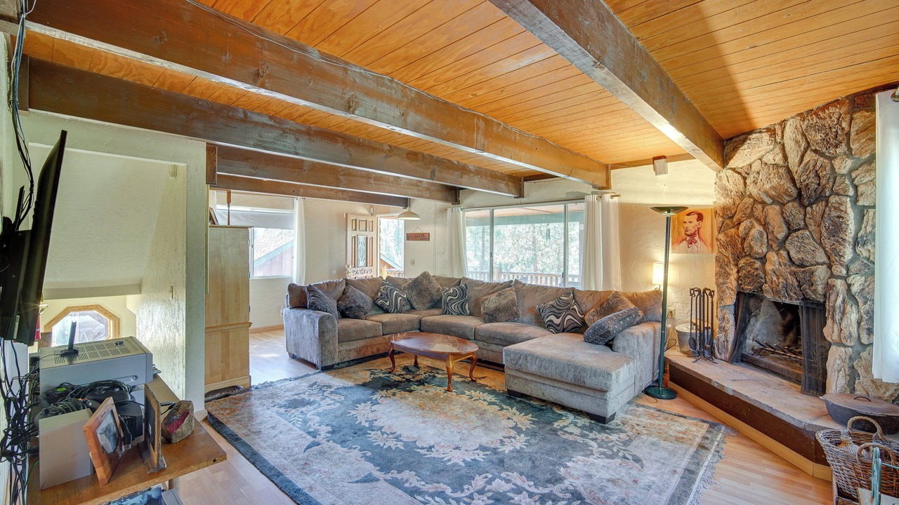Photo of Livingroom in Whispering Forest