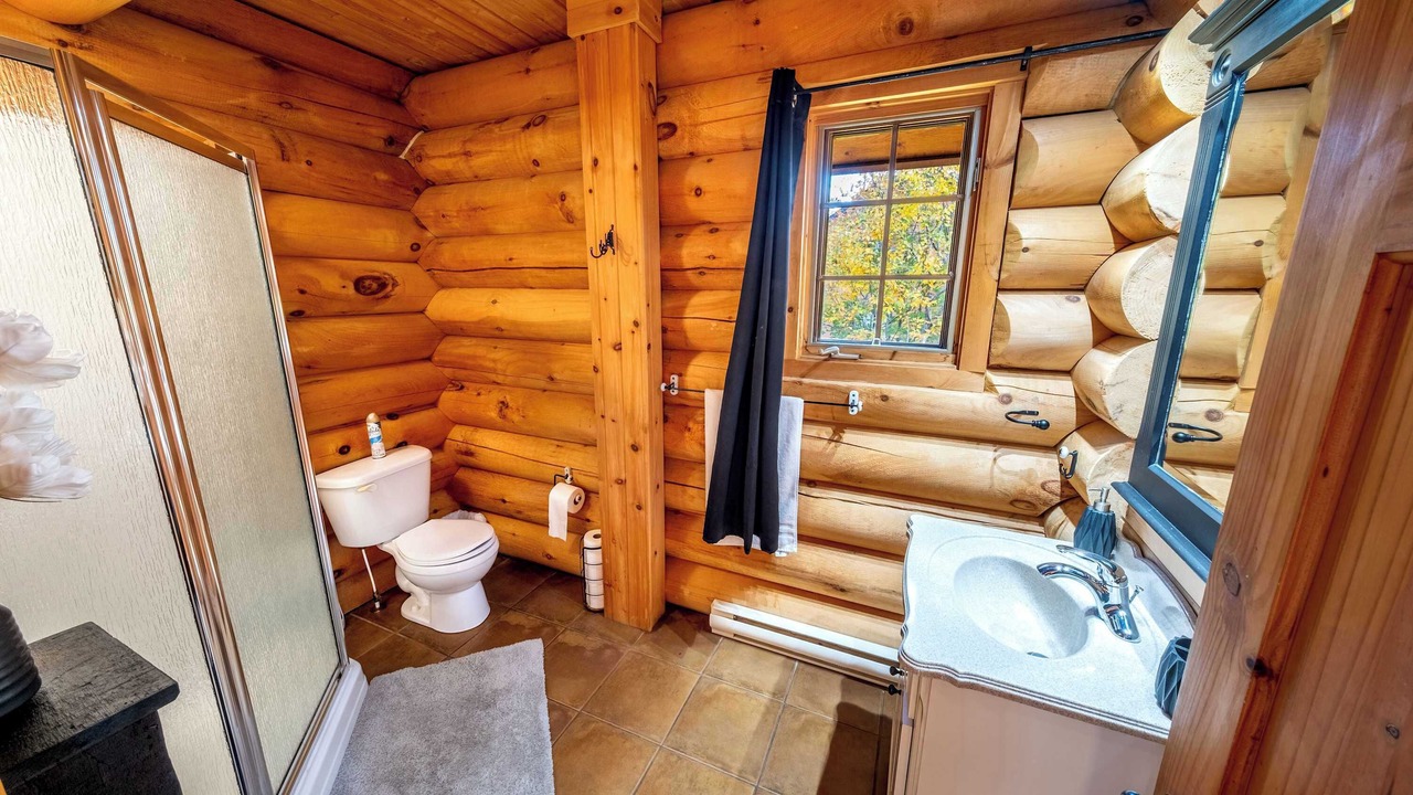 Photo of Bathroom in Notre-Dame-Auxiliatrice-de-Buckland