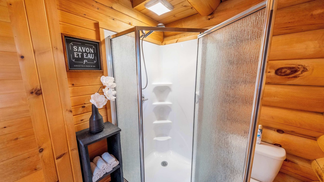 Photo of Bathroom in Notre-Dame-Auxiliatrice-de-Buckland