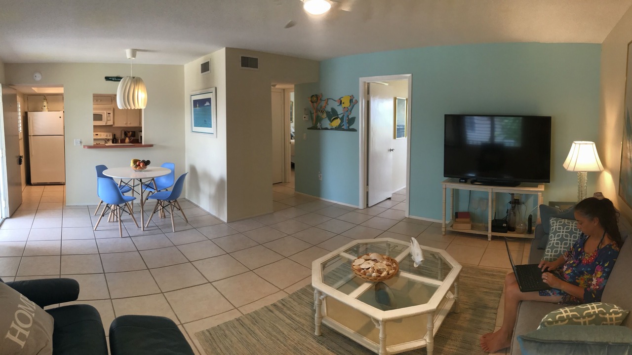 Photo of Livingroom in Golden Beach