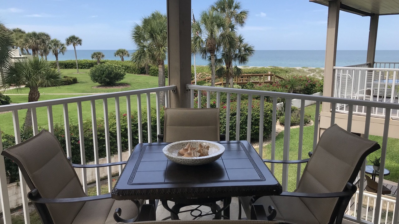 Photo of Patio Balcony in Golden Beach