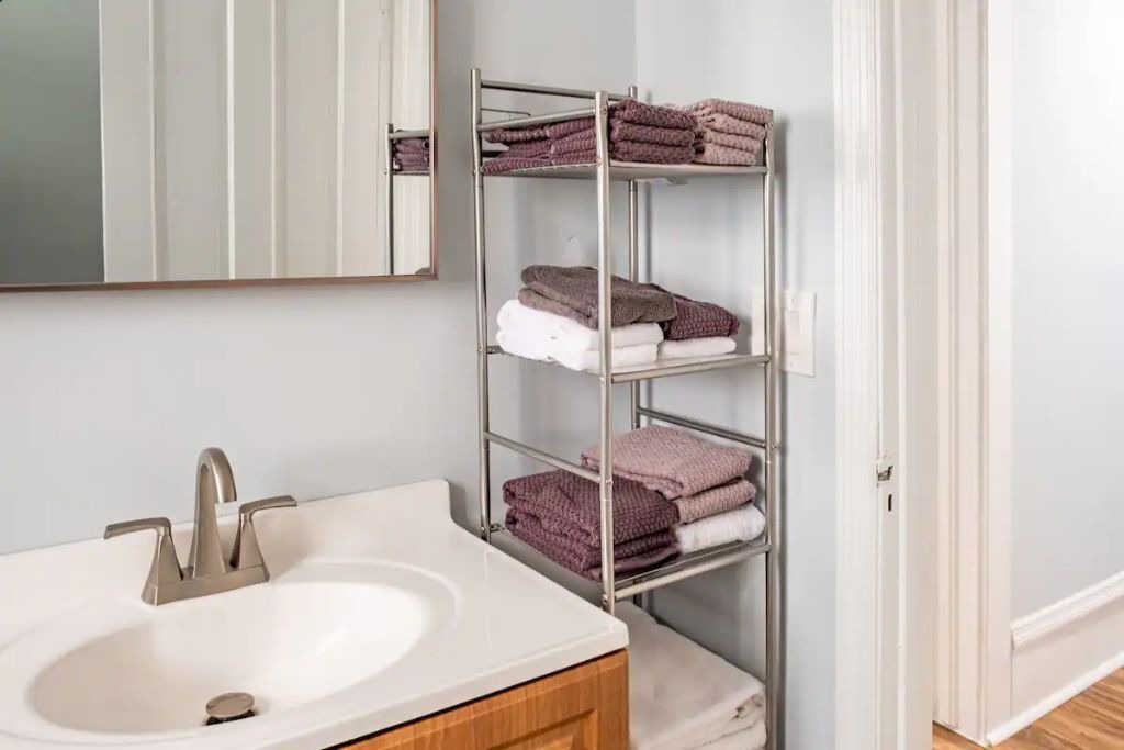 Photo of Bathroom in Newburgh